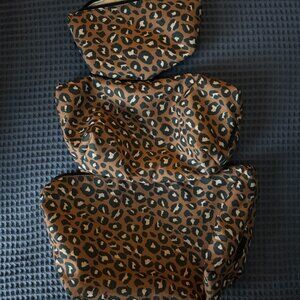 Canvelle Toiletry pouches